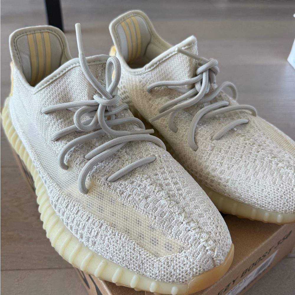 Yeezy Boost 350 V2 Light/Light/Light